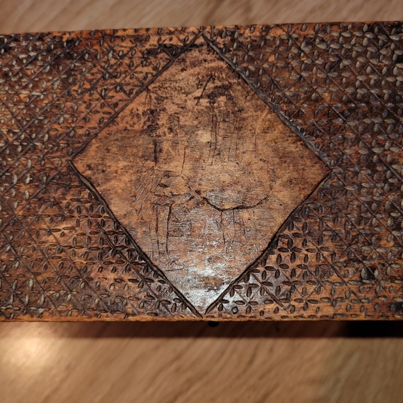 Vintage Tramp Art Style Box - Picture 2 of 9